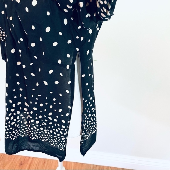 LOFT by Ann Taylor Women's Polka Dot Keyhole Blouse - Size 6 - Picture 10 of 11